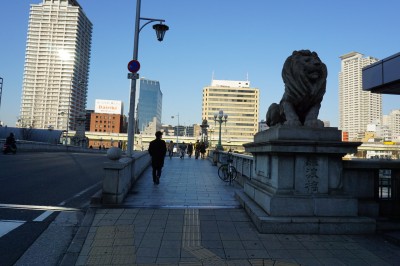 ライオン像が印象的な難波橋  2016